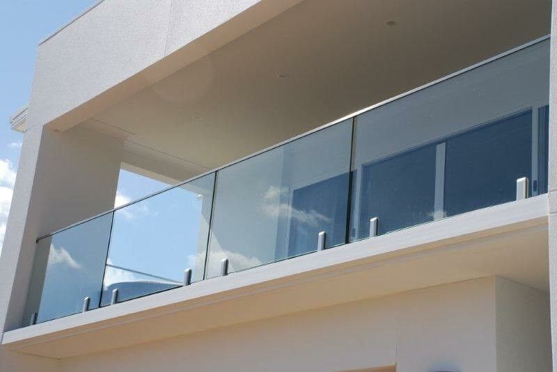 Balkon Kaca Stainless