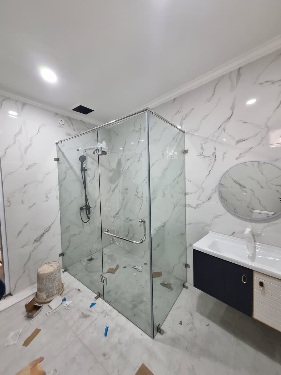 Kaca Shower Kamar Mandi